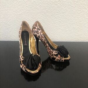 Steven by Steve Madden Animal Print Heels Size 5.5